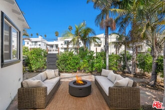 Building Photo - 708 Marr St