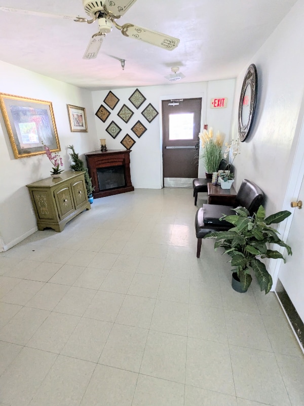 Foto del edificio - 5650 NW 219th Street Rd