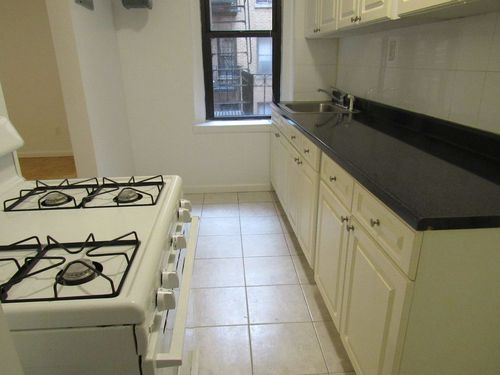 Building Photo - 628 W 151st St