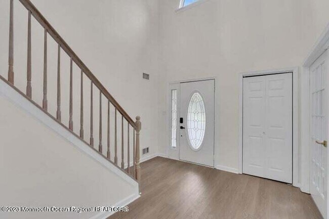 Building Photo - 380 Sapphire Dr