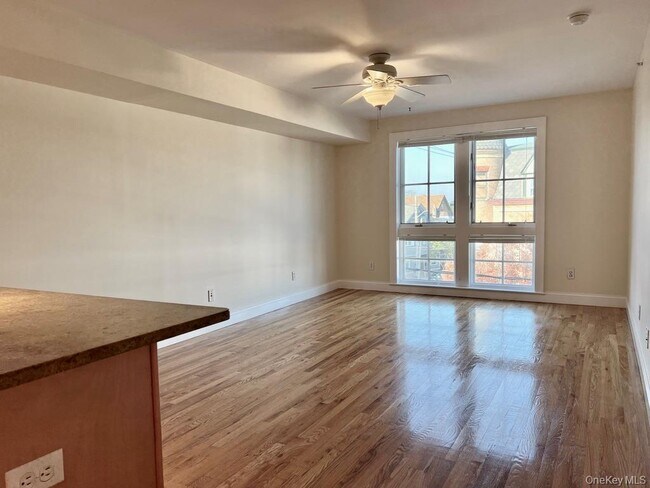 Foto del edificio - 2 E Main St