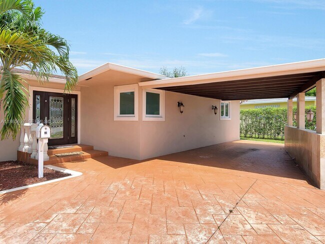 Foto del edificio - 3141 Hollywood Blvd