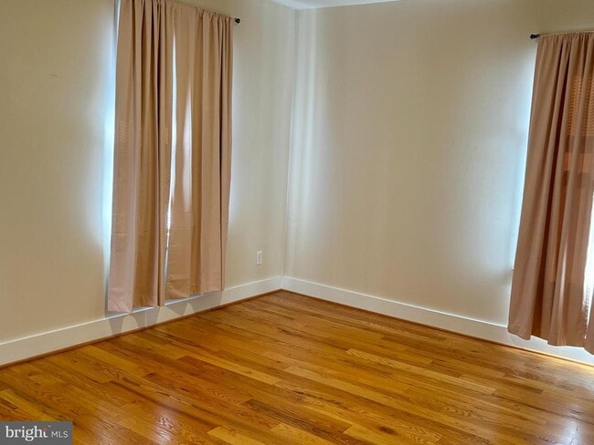 Building Photo - 101 S Commerce St