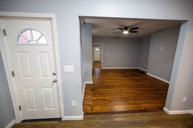 Foto del edificio - 411 Hodge St