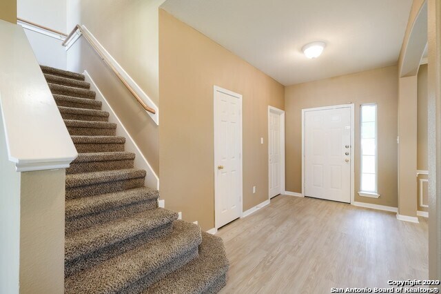 Building Photo - 2043 Carlisle Castle Dr
