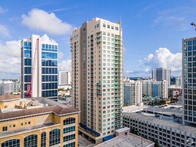Foto del edificio - 350 SE Second St