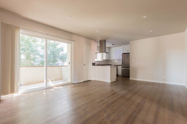 Foto del edificio - 1206 N Orange Dr