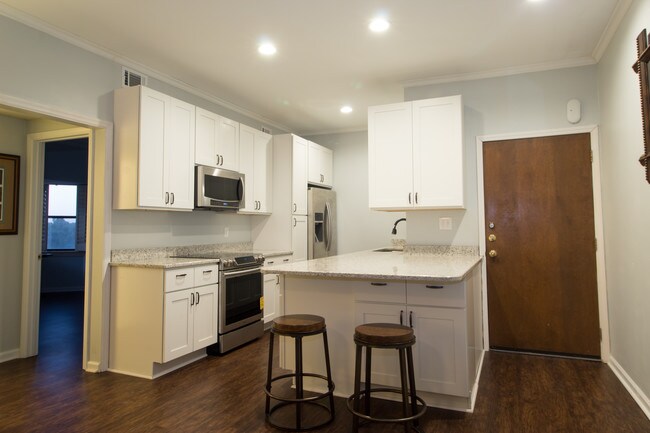 Foto del edificio - 224 N Poplar St