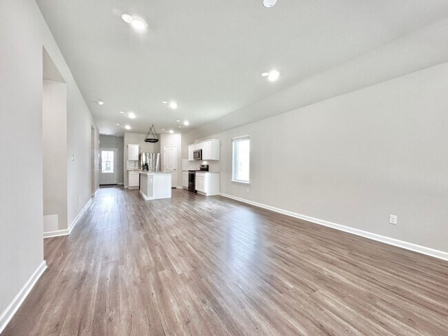 Foto del edificio - Solar-Powered Comfort! Stunning 4 Bed Home...