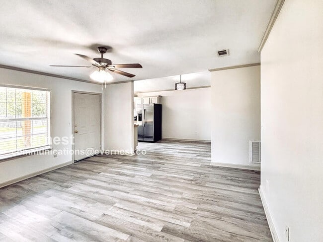 Building Photo - 213 McLaurin Dr