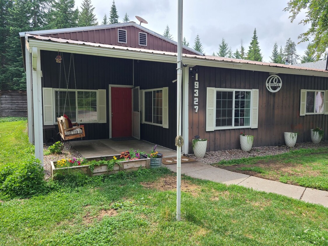 Primary Photo - Beautiful Country Home in North Hayden wit...
