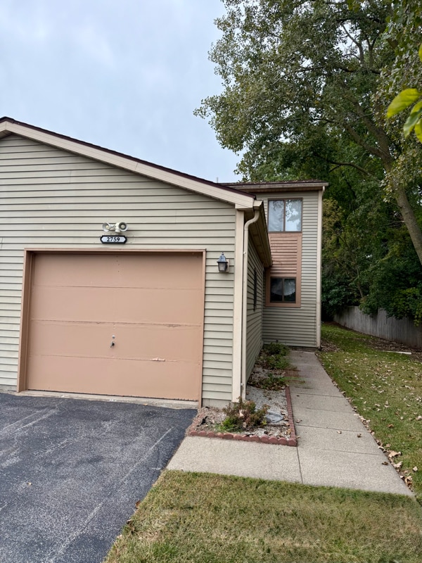Building Photo - 2759 Pin Oak Dr