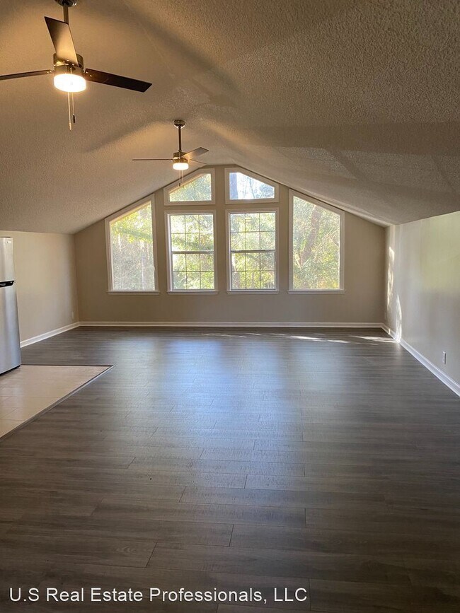 Building Photo - Studio, 1 bath House - 634 N Main Street U...