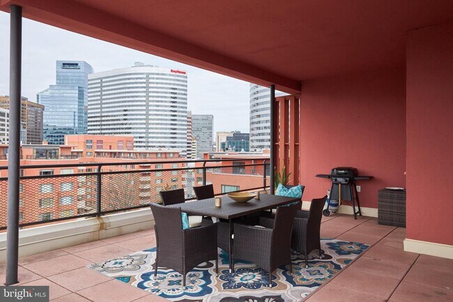 Building Photo - 1011 Arlington Blvd