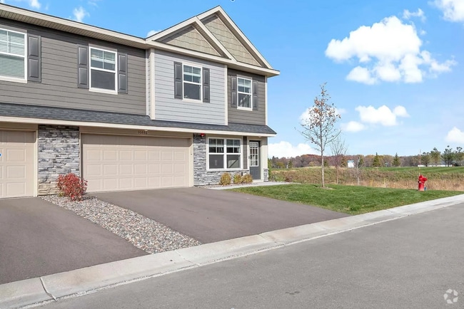 Building Photo - 10886 Glacier Ln N