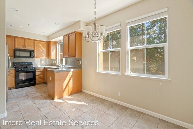 Building Photo - 3 br, 2.5 bath House - 1809 Silva Place