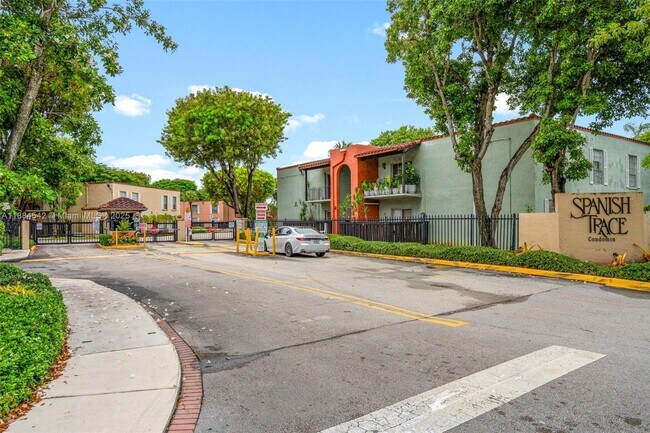 Foto del edificio - 10794 N Kendall Dr