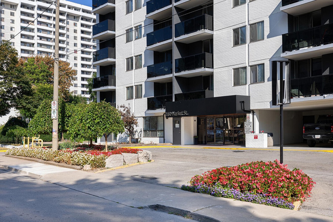 Primary Photo - 160 Market St