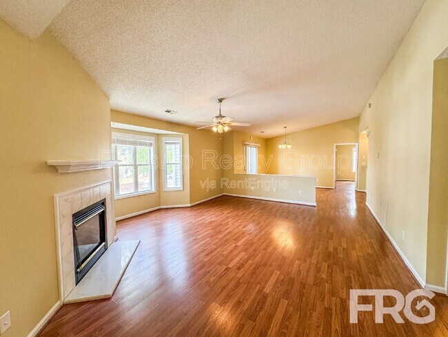 Foto del edificio - 3306 Mulberry Ln