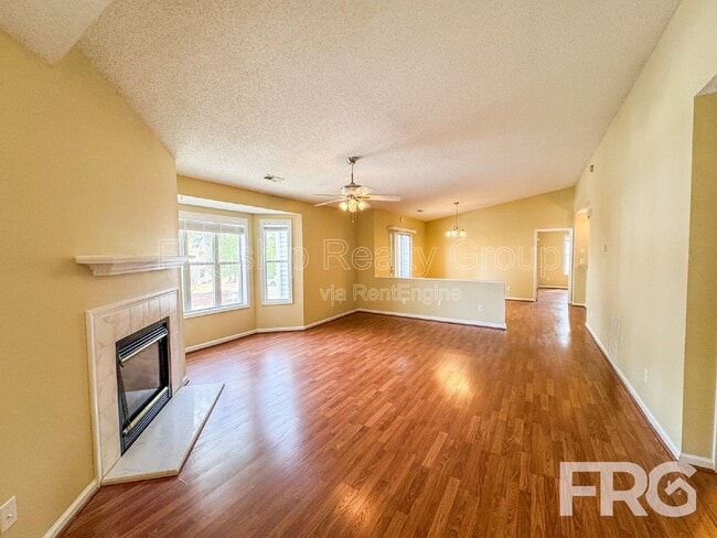 Building Photo - 3306 Mulberry Ln