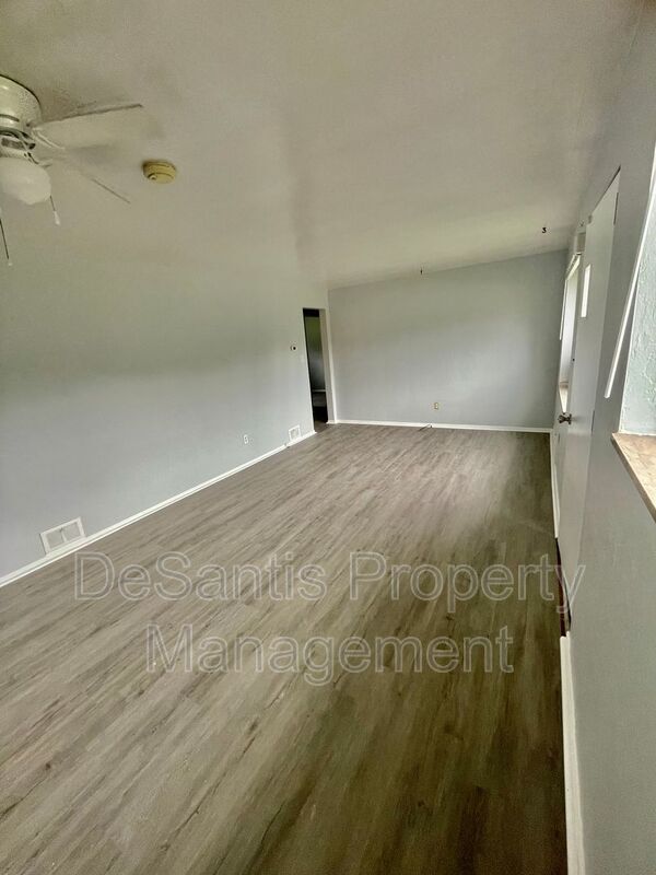 Foto del edificio - 3582 South Park Rd