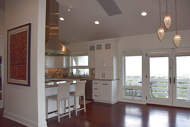 Building Photo - Beautiful Home on East Benches - Great Views