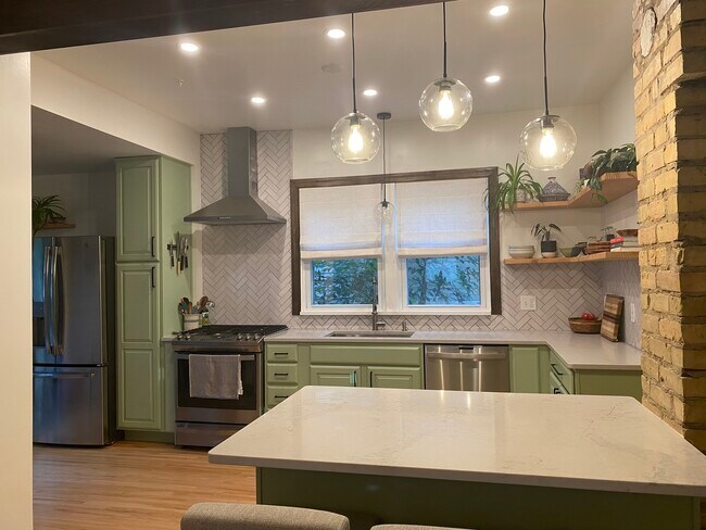 Cocina recientemente remodelada - 3224 38th Ave S