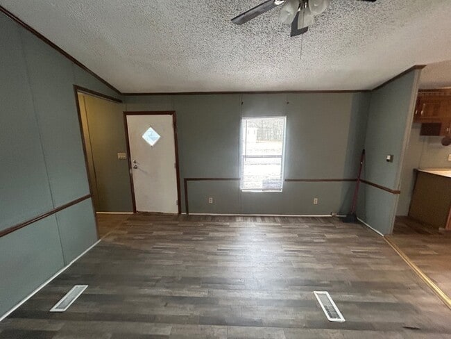 Foto del edificio - 201 Williams Cir