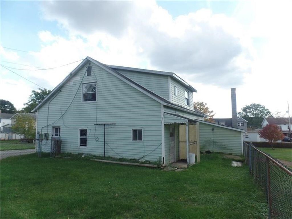 Primary Photo - 538 River Ave