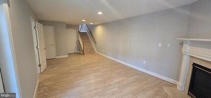 Building Photo - 47565 Royal Burnham Terrace