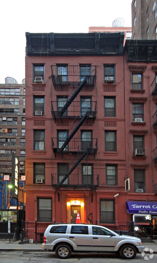 Building Photo - 332 W 37th St