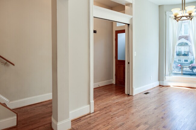 Foto del edificio - 418 E 22nd St