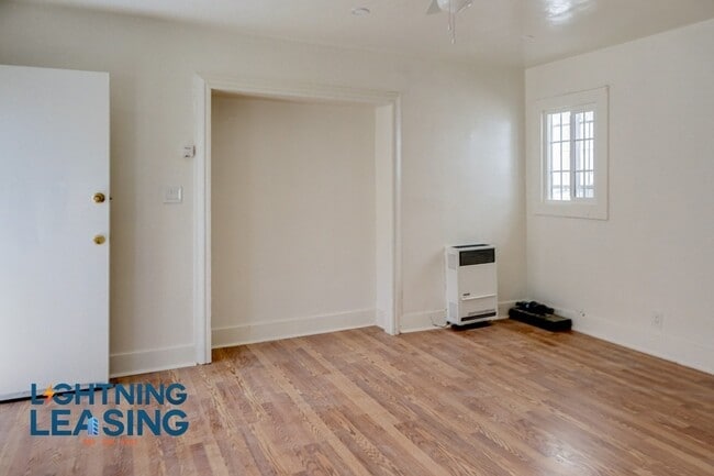 Building Photo - 1326 N Serrano Ave