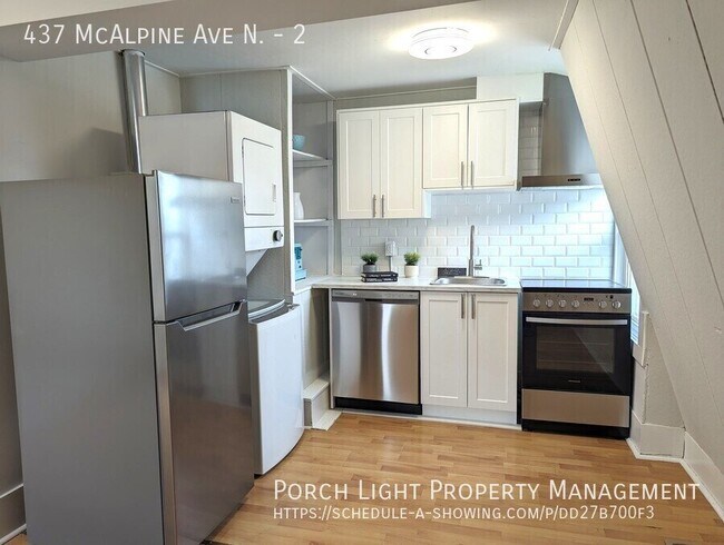 Photo du bâtiment - New Kitchen. New Bathroom. Private Laundry. So Cute!