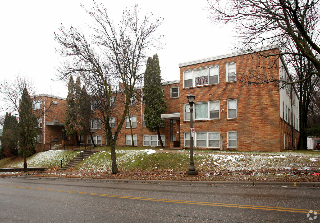 Primary Photo - George & Stevens Apartments