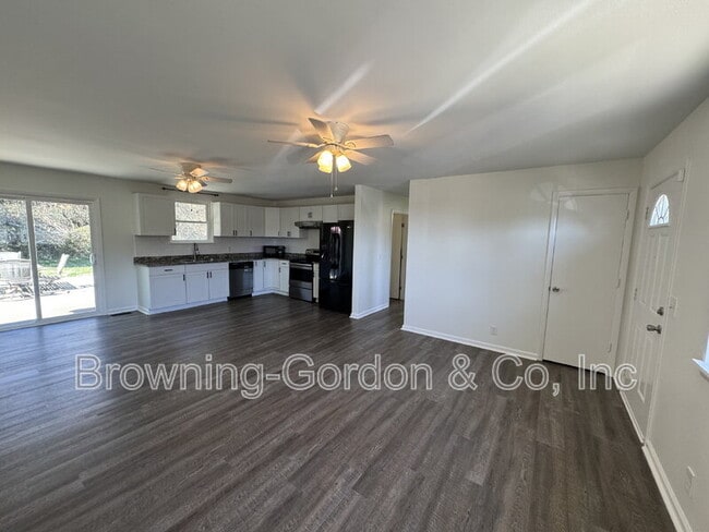 Building Photo - 544 Phipps Dr