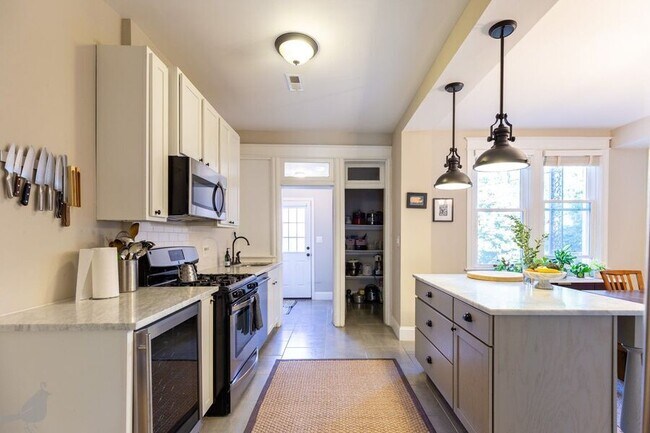 Foto del edificio - 4102 5th St NW