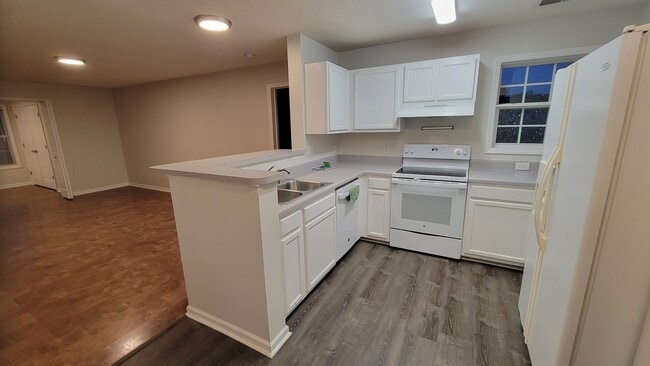 Building Photo - 2031 Wolfmill Dr