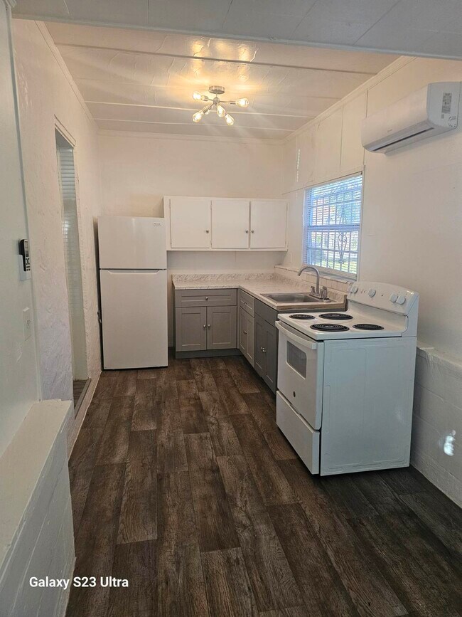 Foto del edificio - 501 Avenue L NE