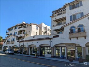 Building Photo - 627 Deep Valley Dr