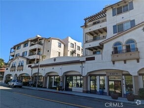 Building Photo - 627 Deep Valley Dr