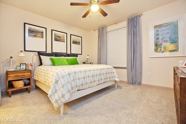 Building Photo - 1 br, 1 bath  - 6000 W Rayford Rd # 2631