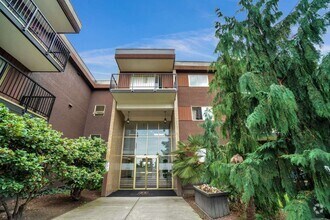 Building Photo - 10463 150 St