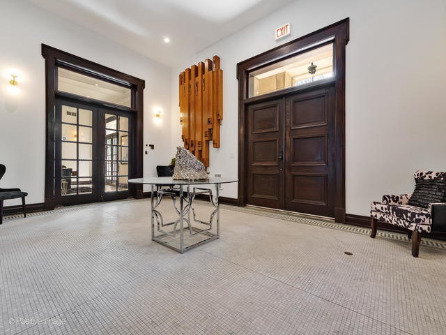 Foto del edificio - 4840 S Dorchester Ave