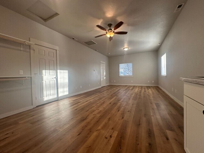 Foto del edificio - Fully remodeled studio apartment - Caldwell