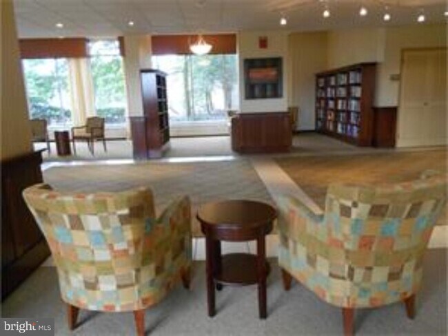 Foto del edificio - 1030 E Lancaster Ave