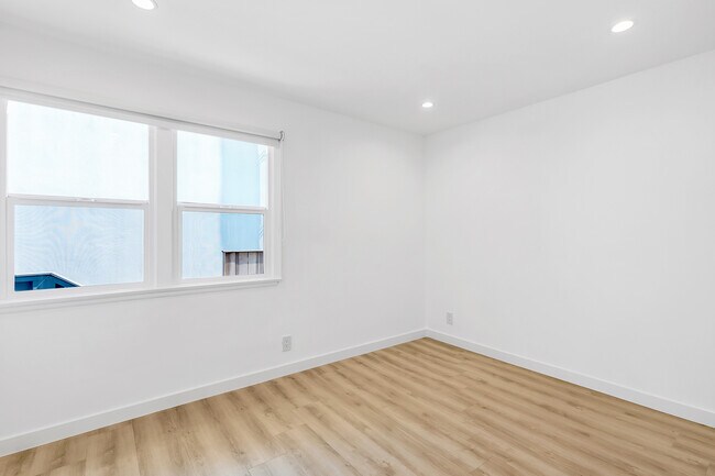 Foto del edificio - 2438 7th St