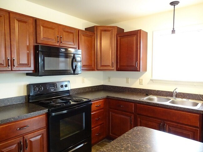 Foto del edificio - 336 Meadow View Dr