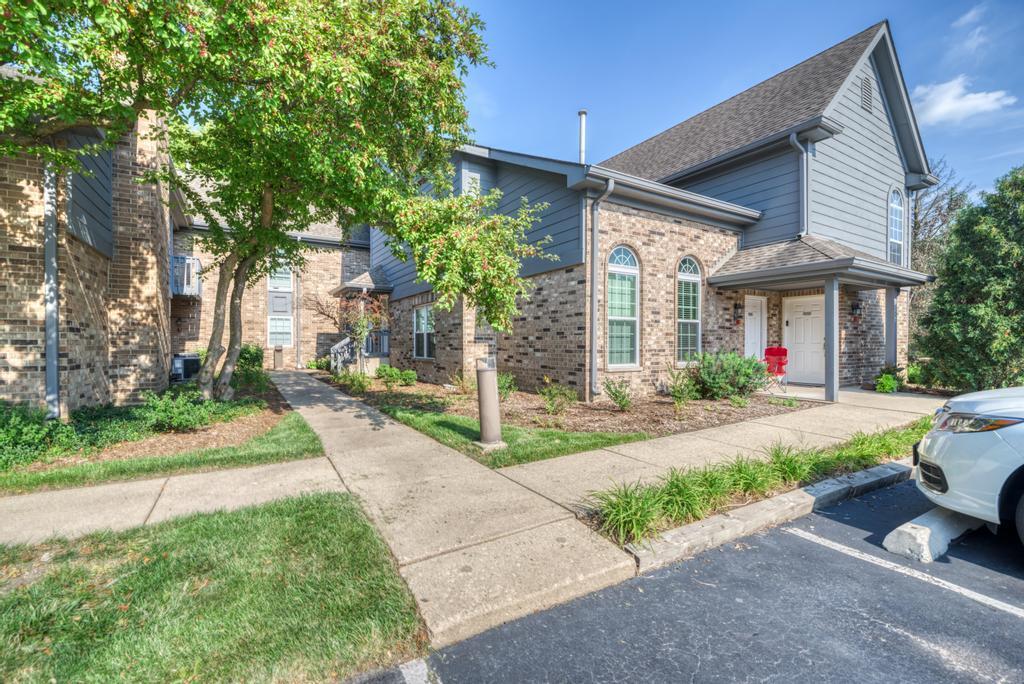35 Foxcroft Rd Unit 207, Naperville, IL 60565 Condo for Rent in