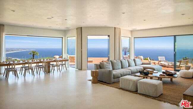 Foto del edificio - 4310 Encinal Canyon Rd